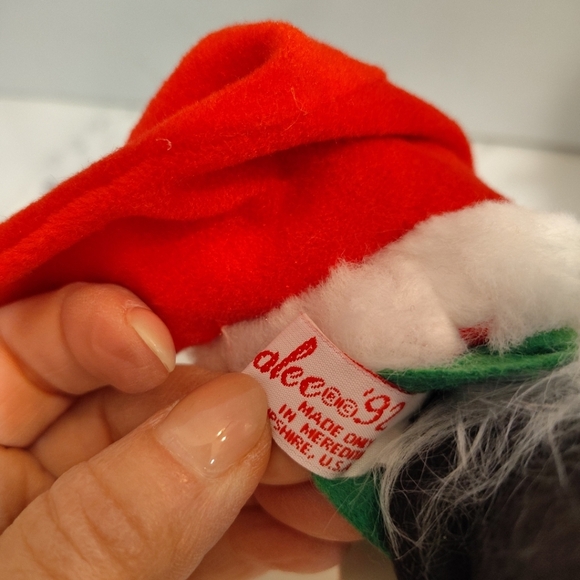 Annalee Skunk  Christmas Santa  With Gift 1992 With Tags Fuzzy Tail Collectible - Picture 9 of 10